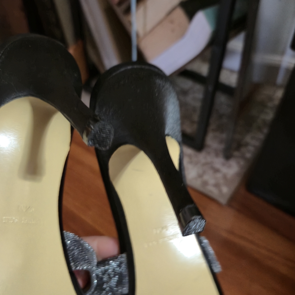 Ann Marino Silver Metallic Bow Slip-On Heels - Picture 3 of 7